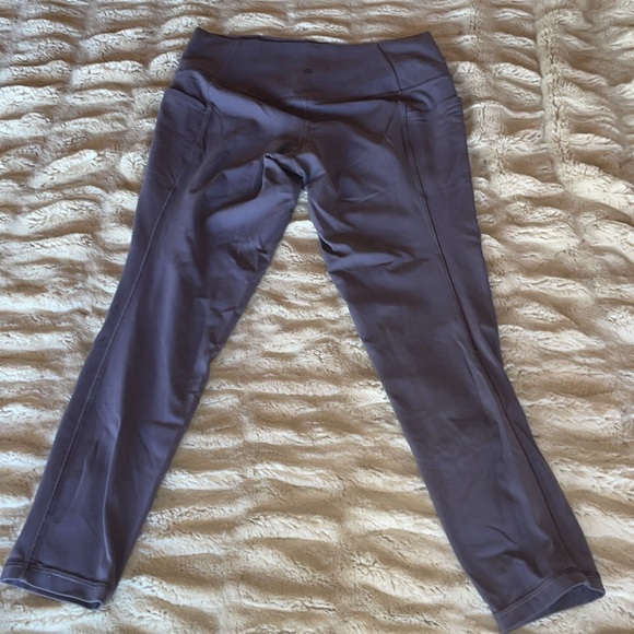 Athleta Salutation Stash 7/8 legging - Picture 6 of 11